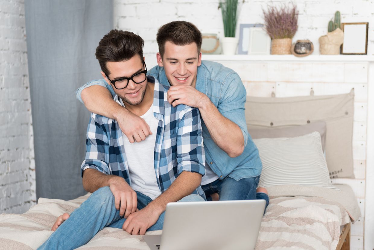 Online dating gay